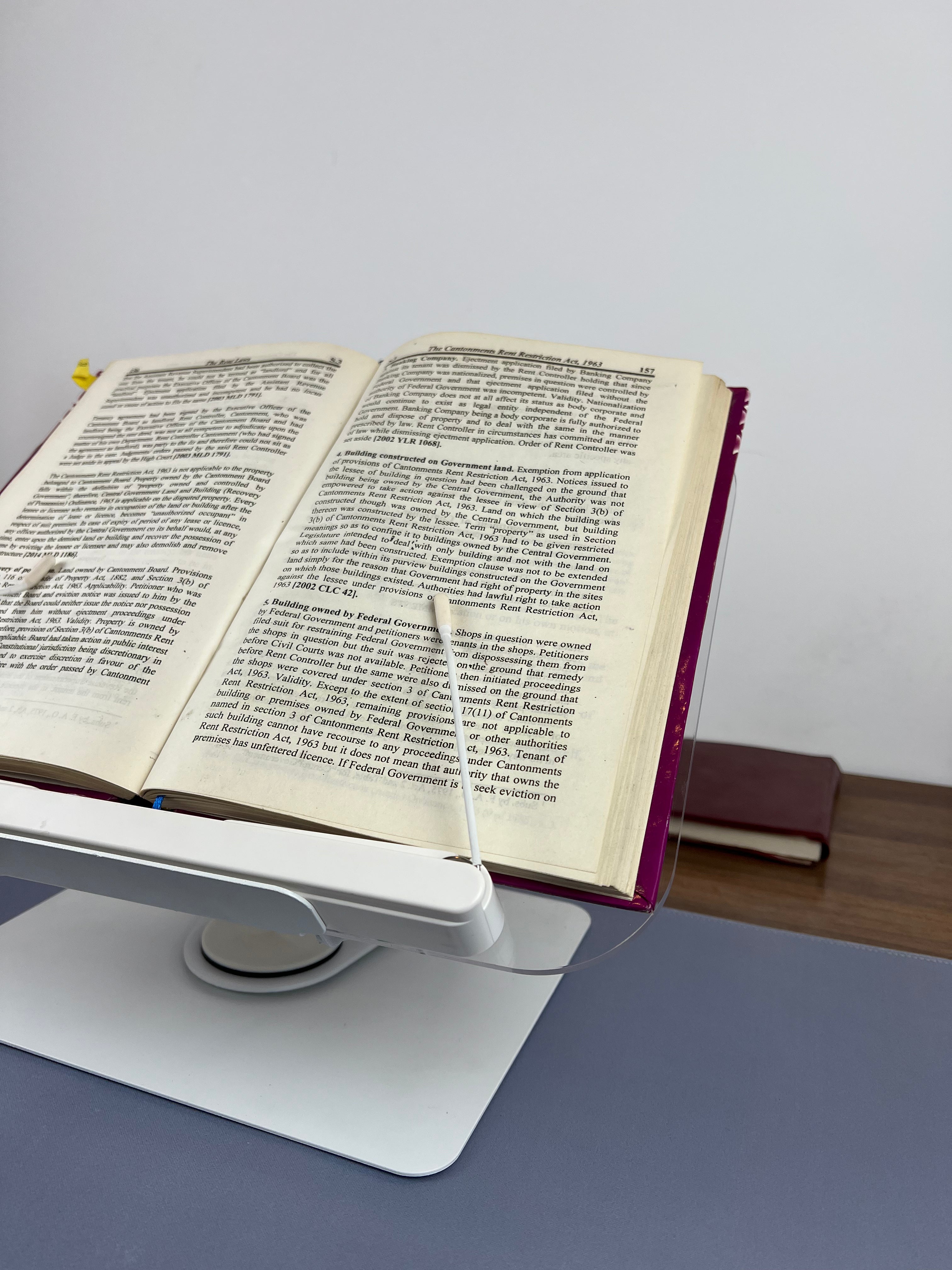Transparent Book Reading Stand