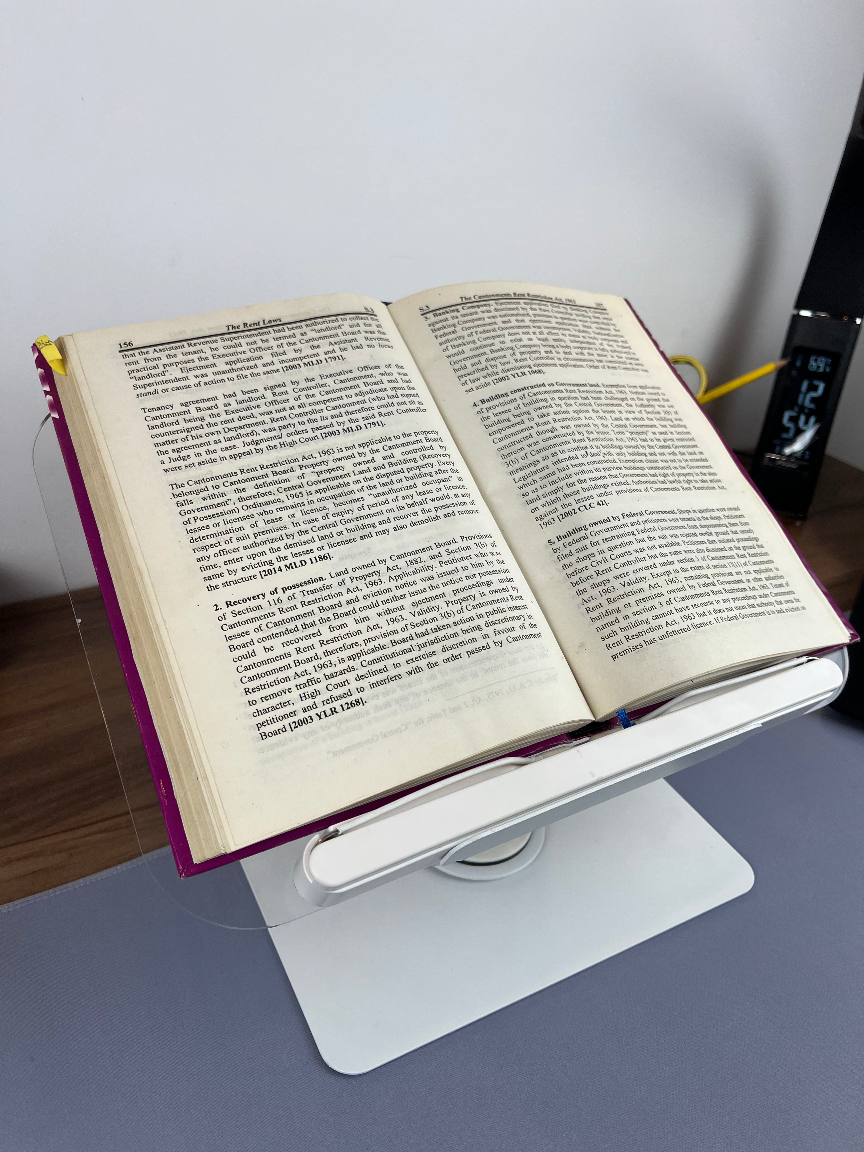 Transparent Book Reading Stand