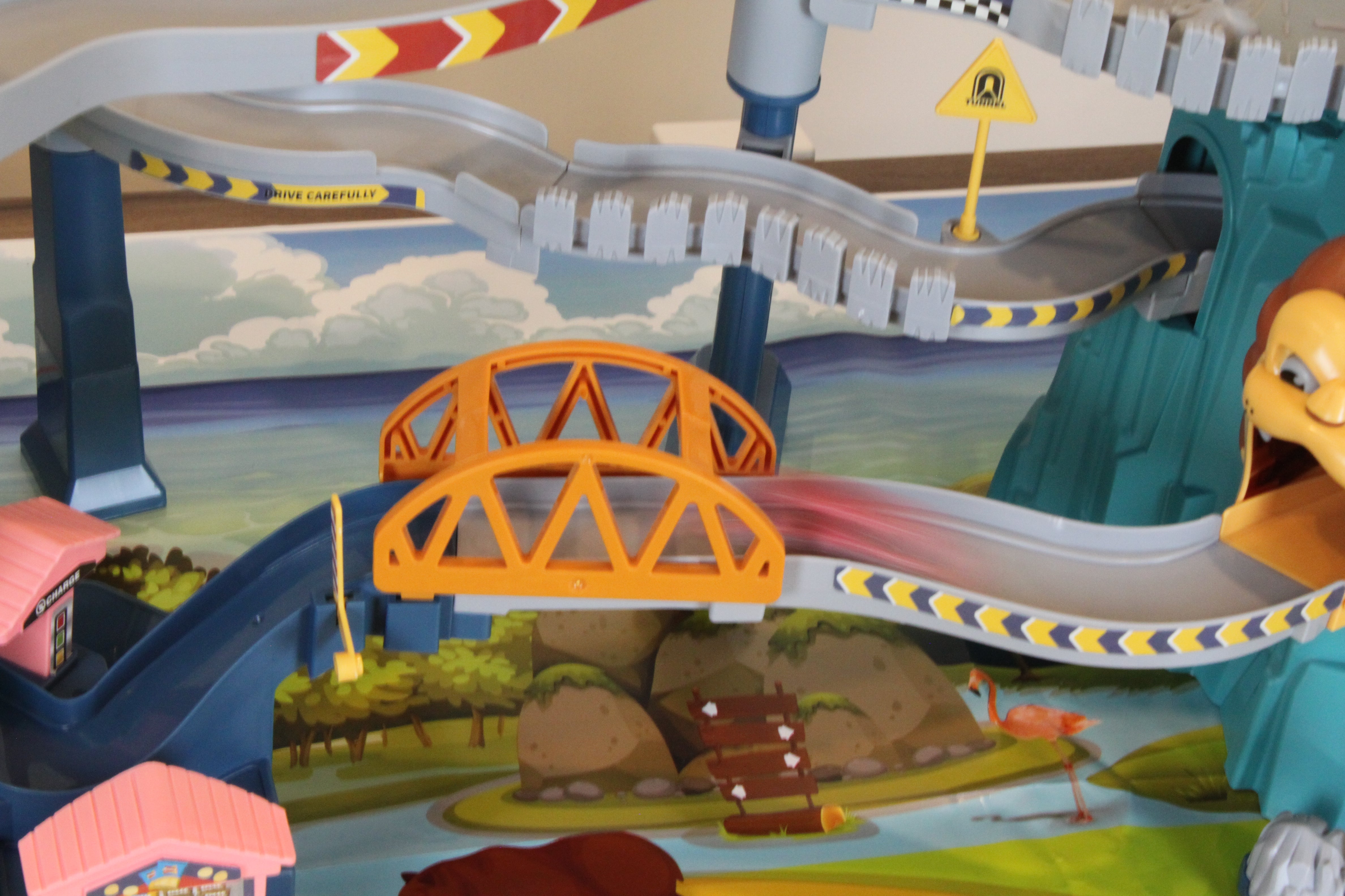 Lion Mountain Adventure - Car Race Track Toy Set
