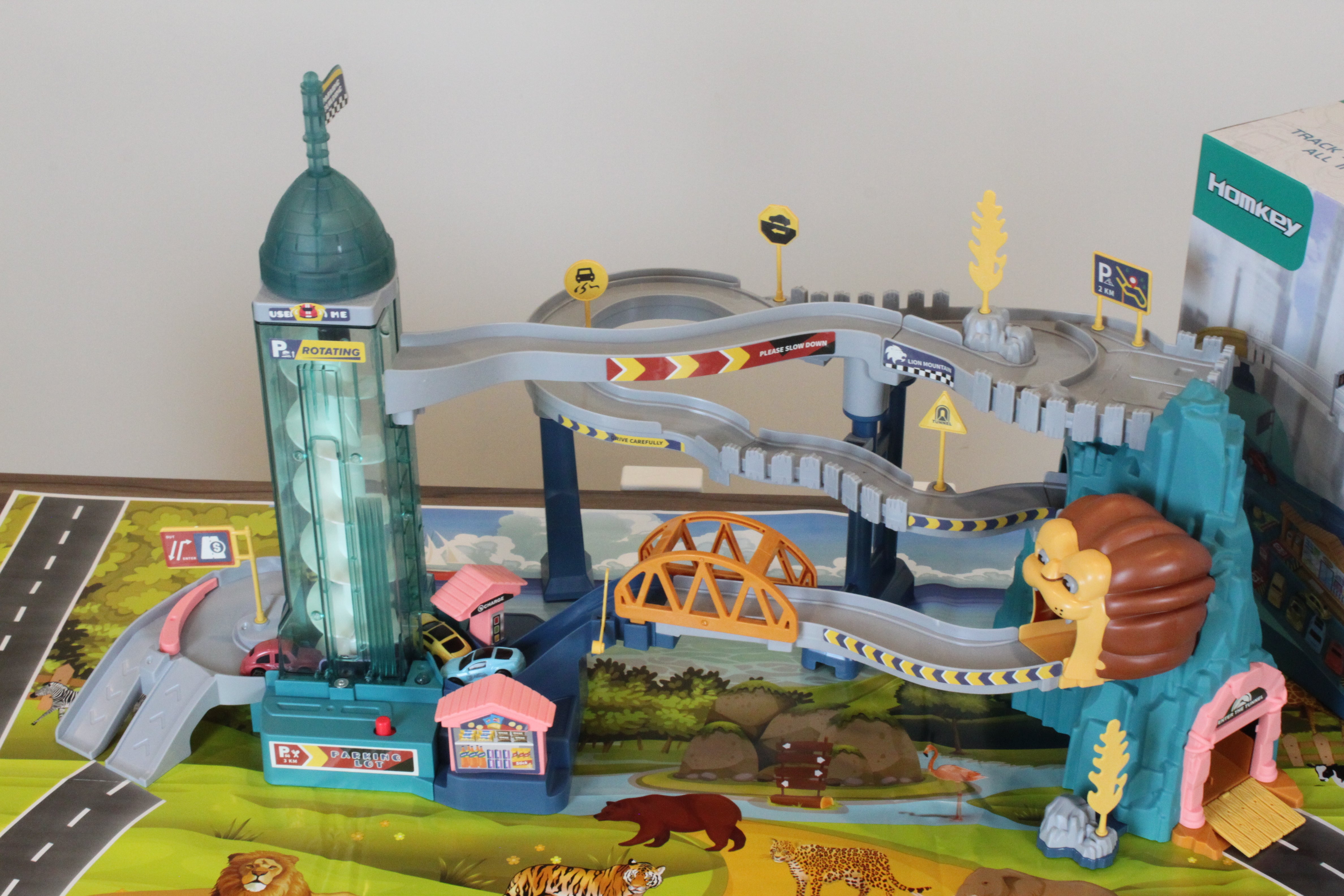 Lion Mountain Adventure - Car Race Track Toy Set