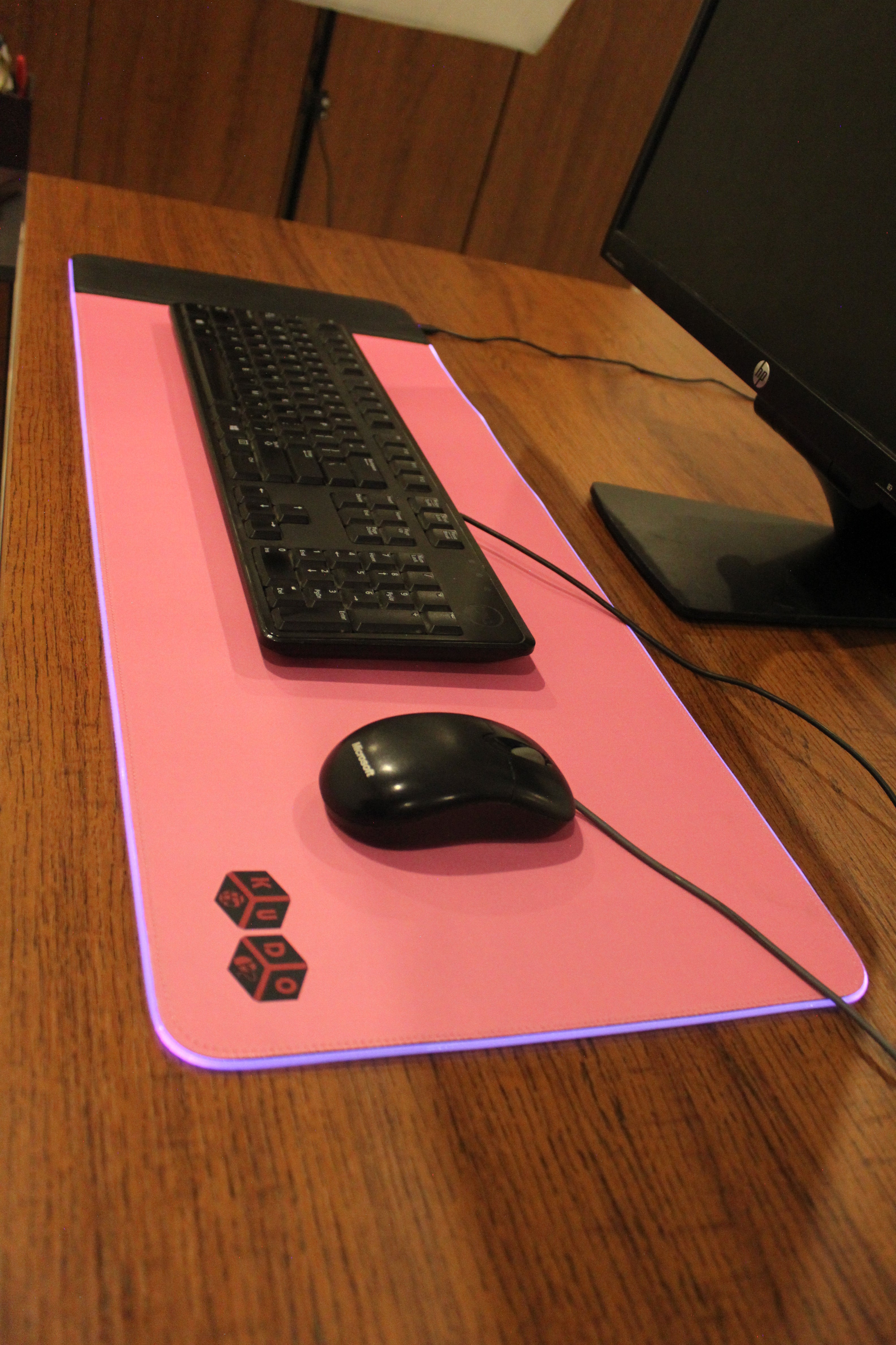 Kudo's Smart Wireless Charging RGB Desk Mat
