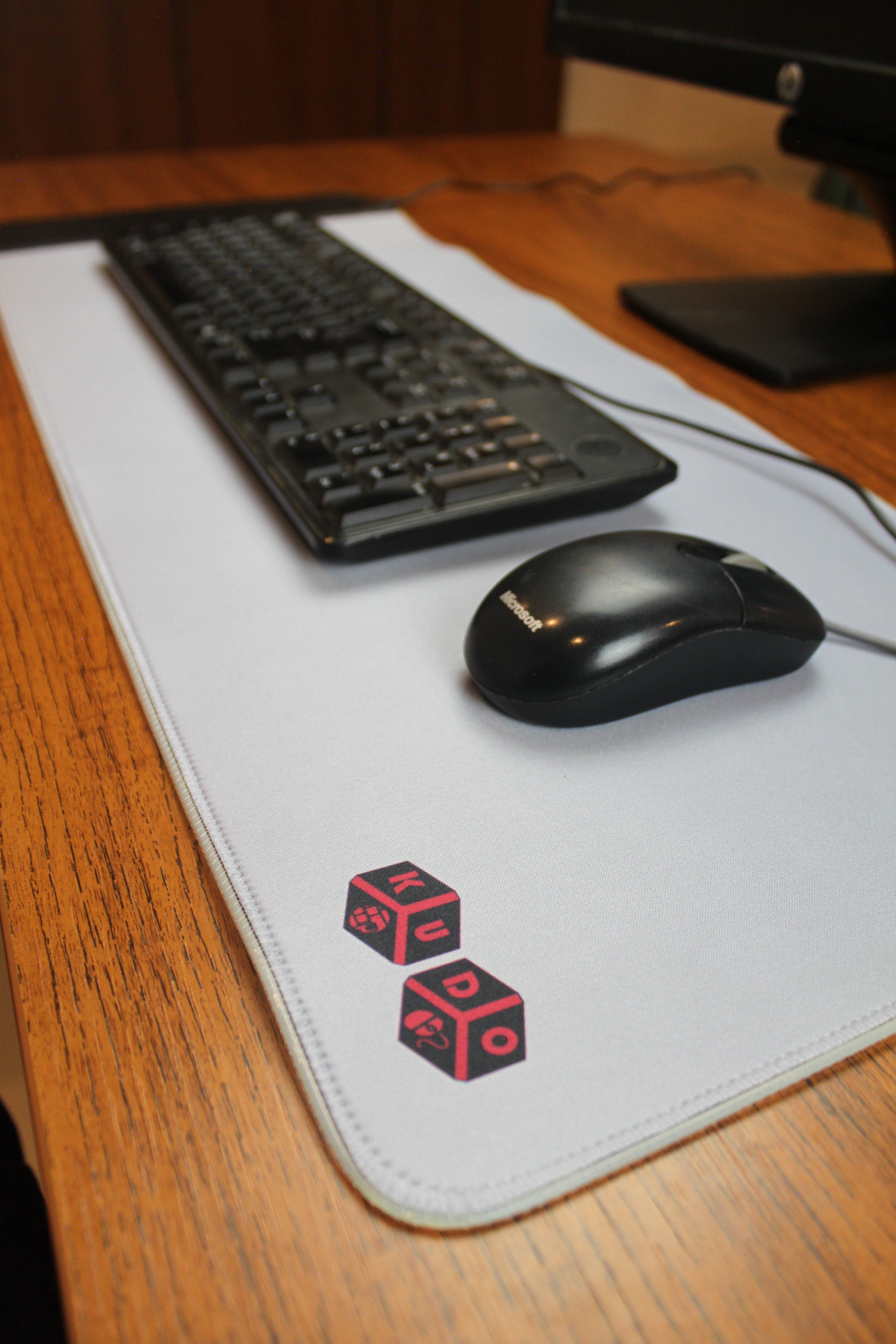 Kudo's Smart Wireless Charging RGB Desk Mat