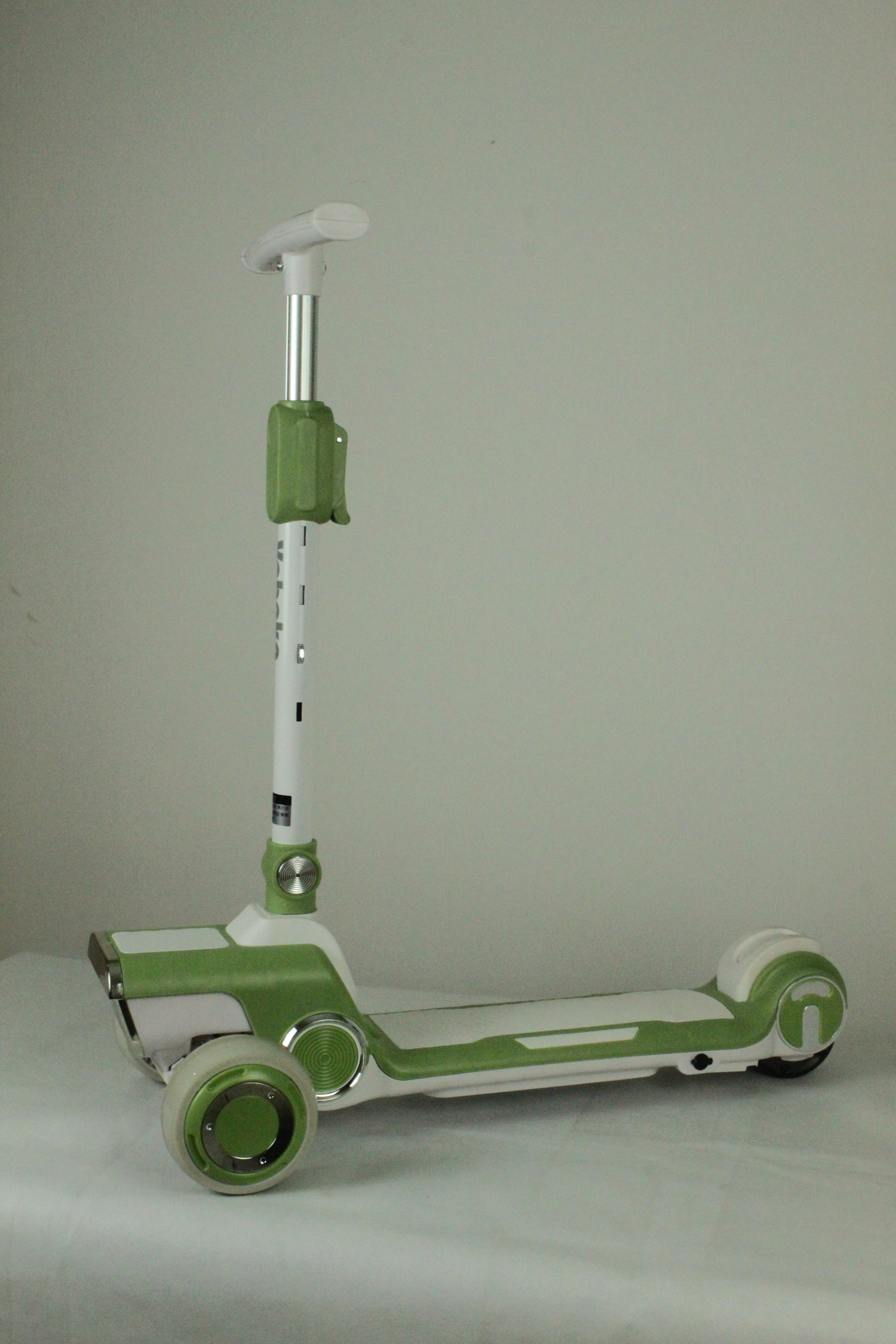 Kudo's Kids Electric Scooty