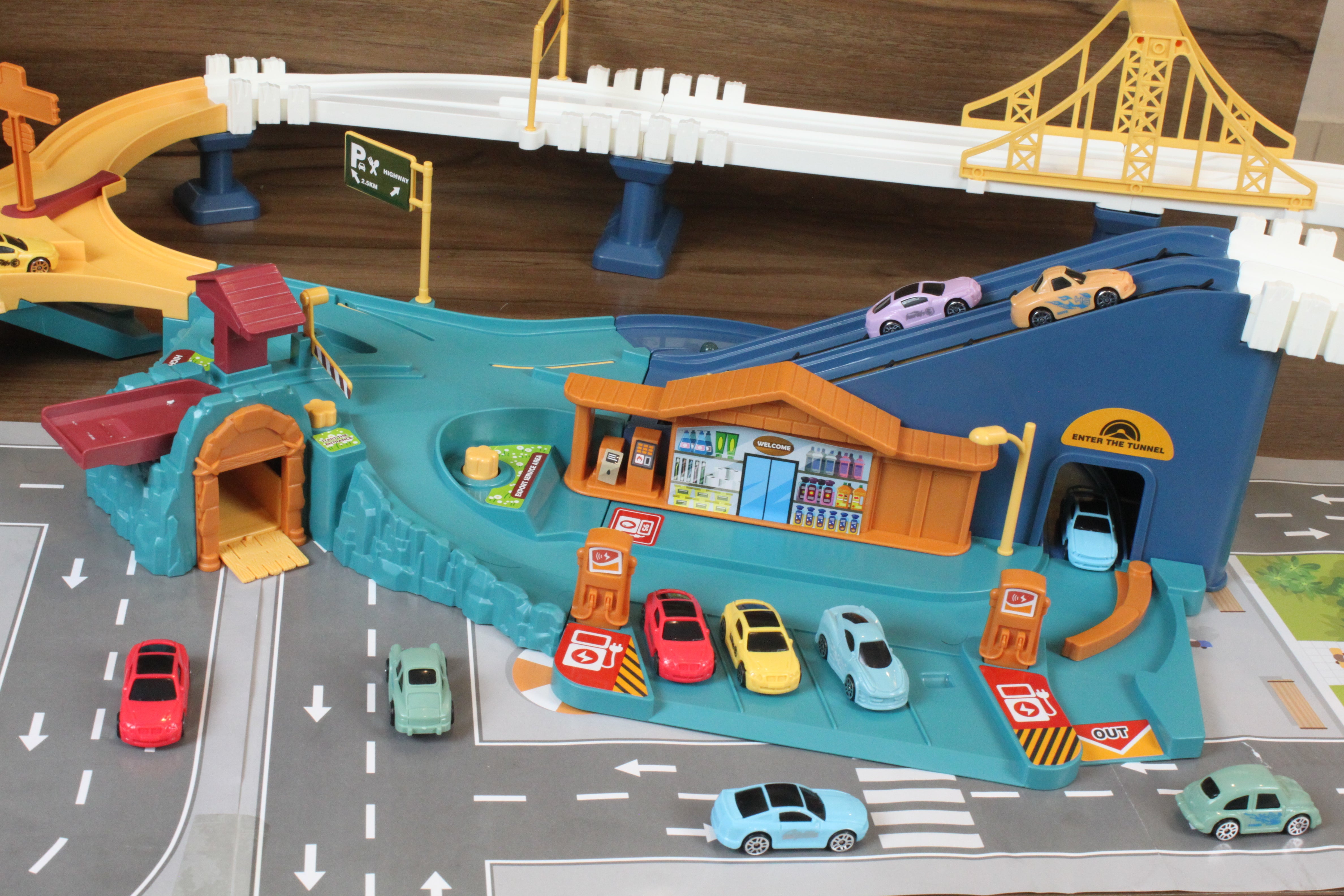 City Service Station - Car Race Track Toy Set